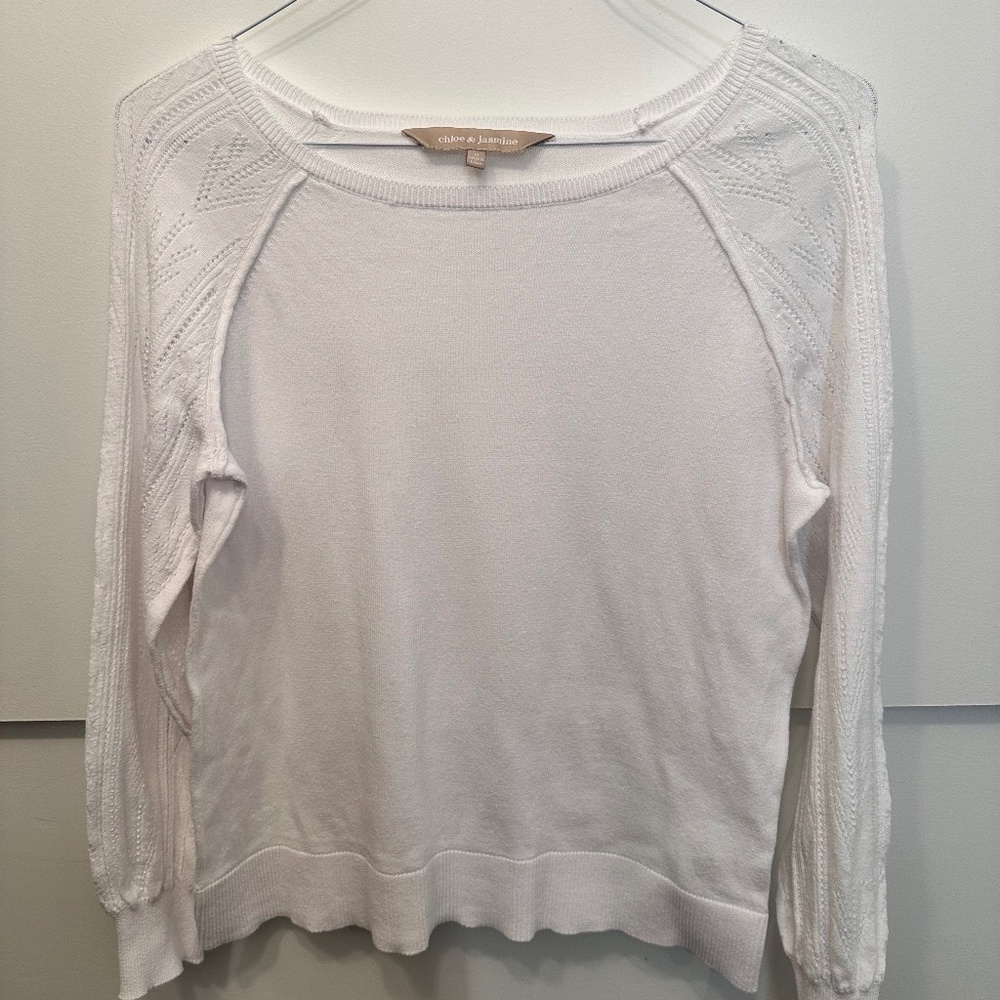 Beautiful and stylish white top woman size M